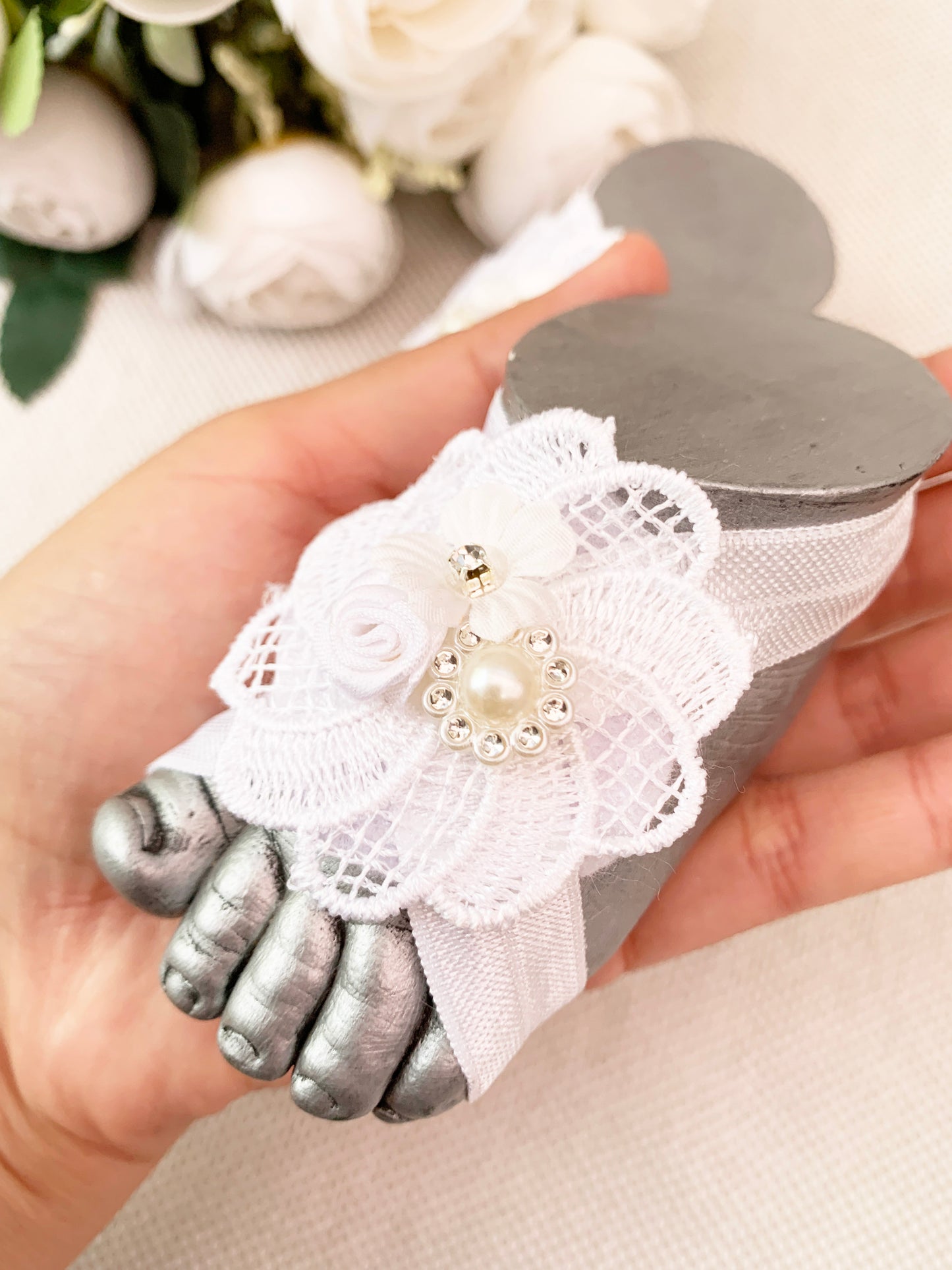 Pies descalzos con rosas