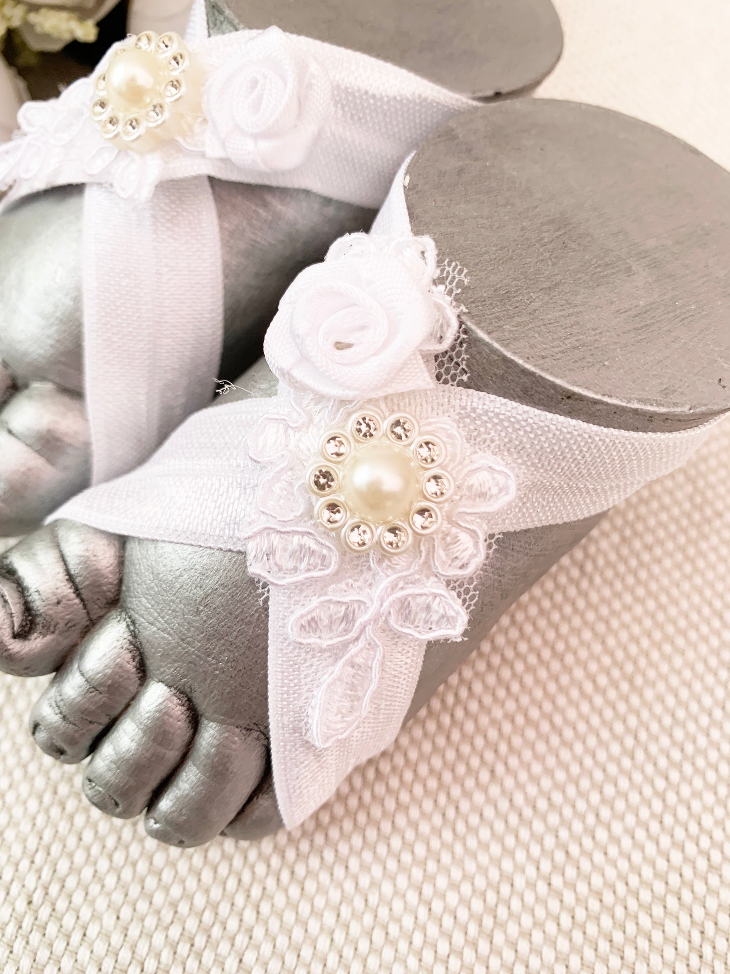 Pies descalzos  con encaje bordado