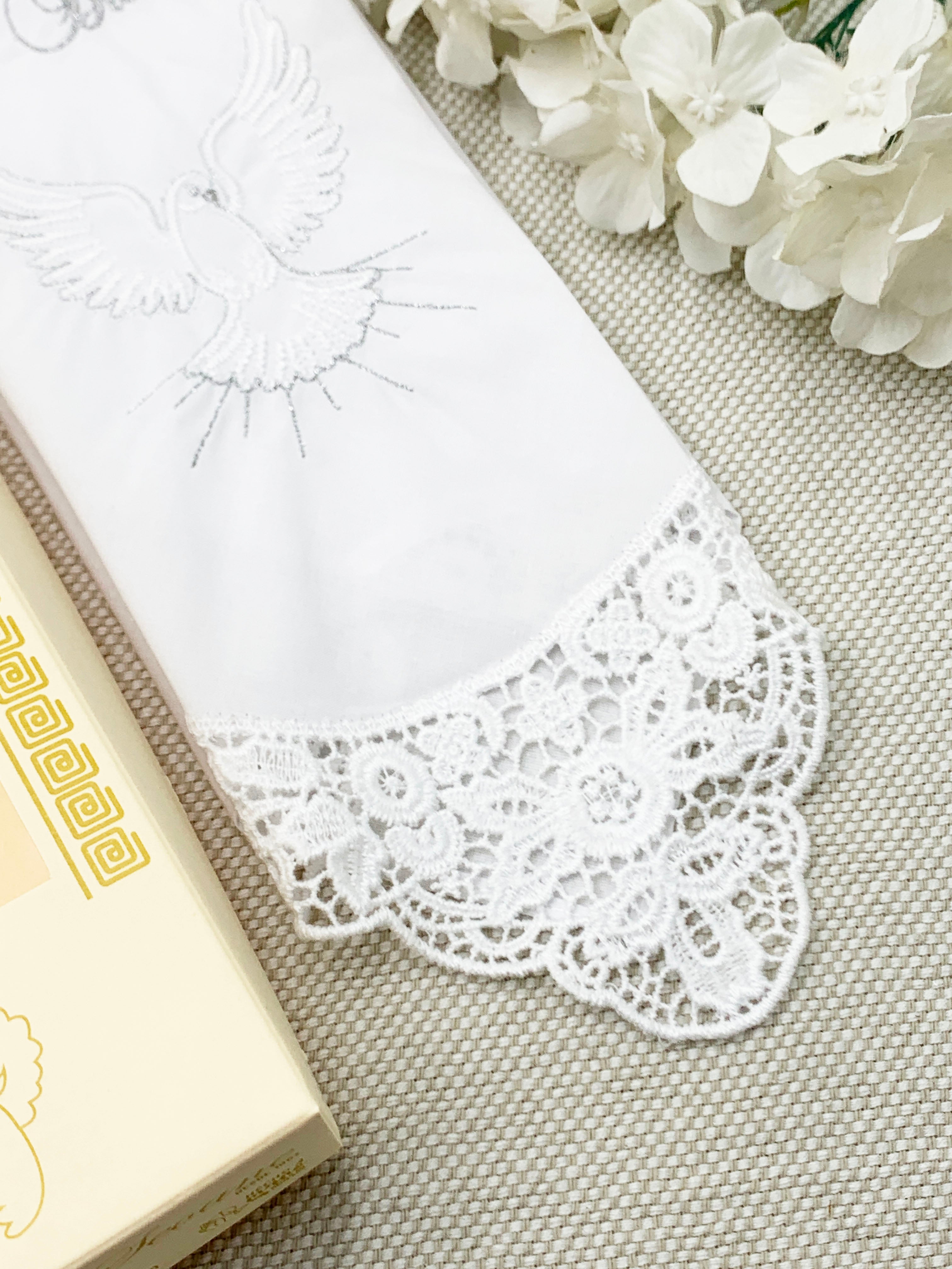 Pañito con encaje Espíritu Santo opción de color dorado o plateado Modelo 2