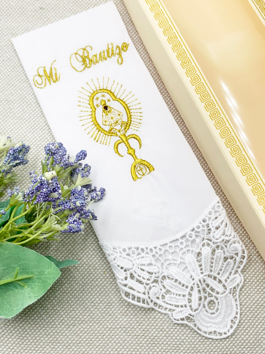 Pañito con encaje Virgencita de los Ángeles opción de color dorado o plateado Modelo 1