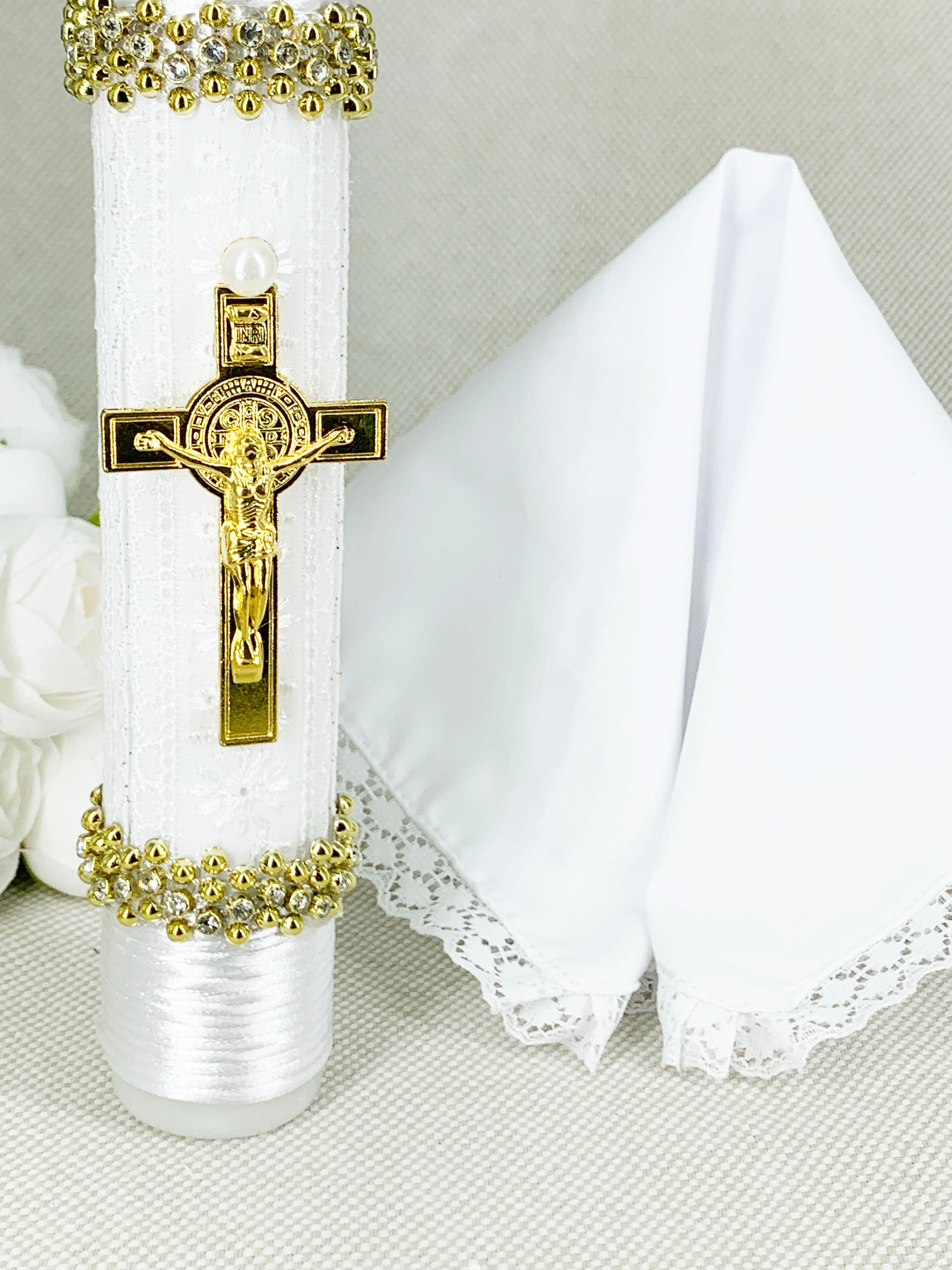 OFERTA SOLO TIENDA EN LINEA Cirio Bautismal + Regalía pañito - Modelo con cruz de pedrería dorada