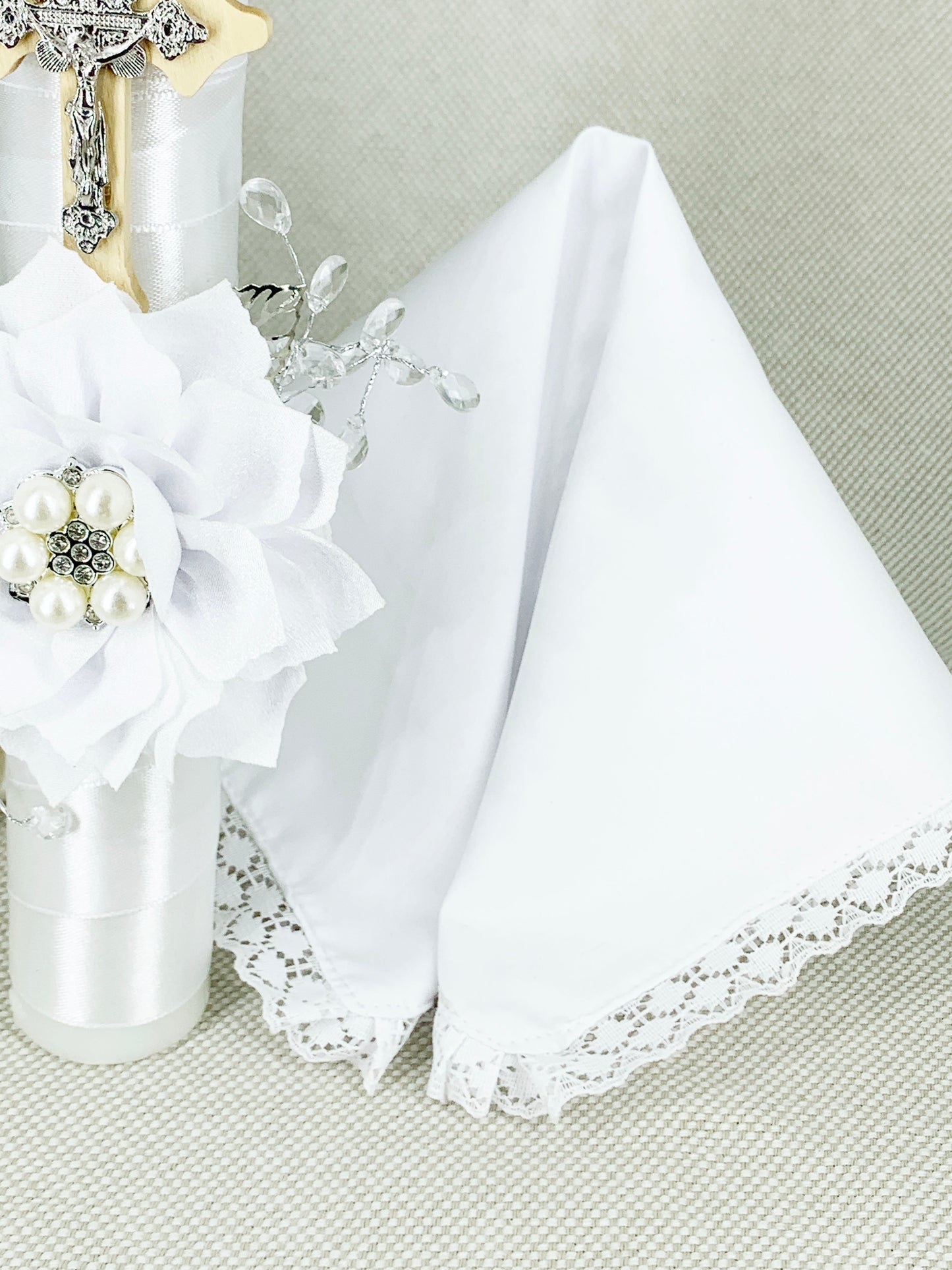 OFERTA SOLO TIENDA EN LINEA Cirio Bautismal + Regalía pañito - Modelo de encajes blanco