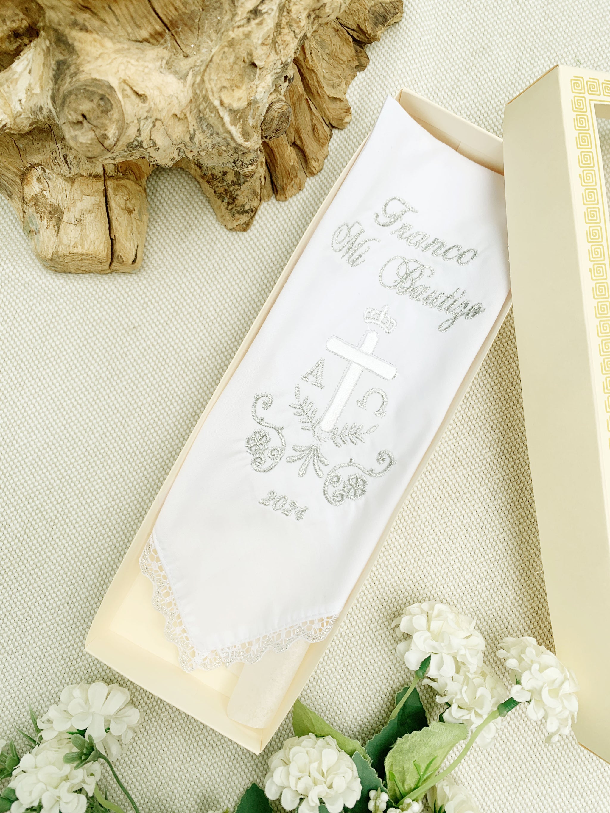 Pañito Personalizado Docoma Cruz alfa y omega dorado o plateado (8 días hábiles fabricación)