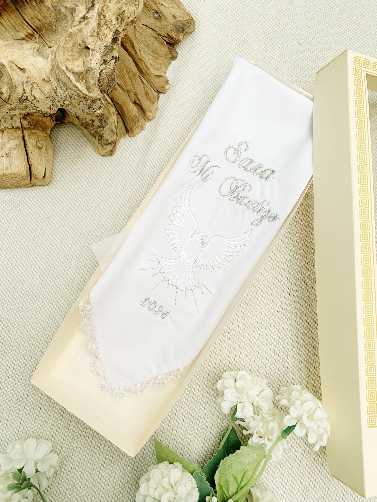 Pañito Personalizado Docoma Espíritu Santo opción de color dorado o plateado