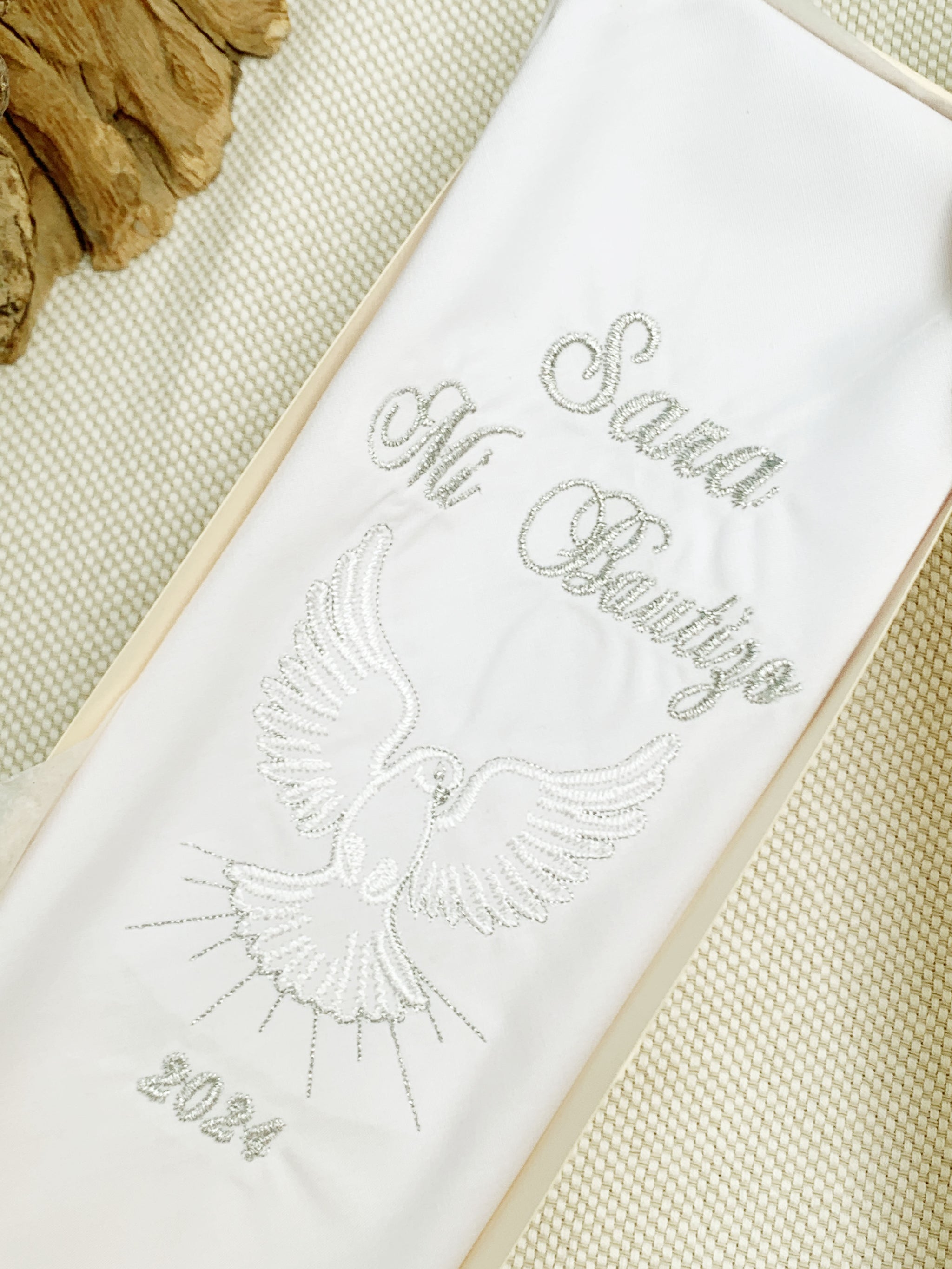 Pañito Personalizado Docoma Espíritu Santo dorado o plateado (8 días hábiles fabricación)