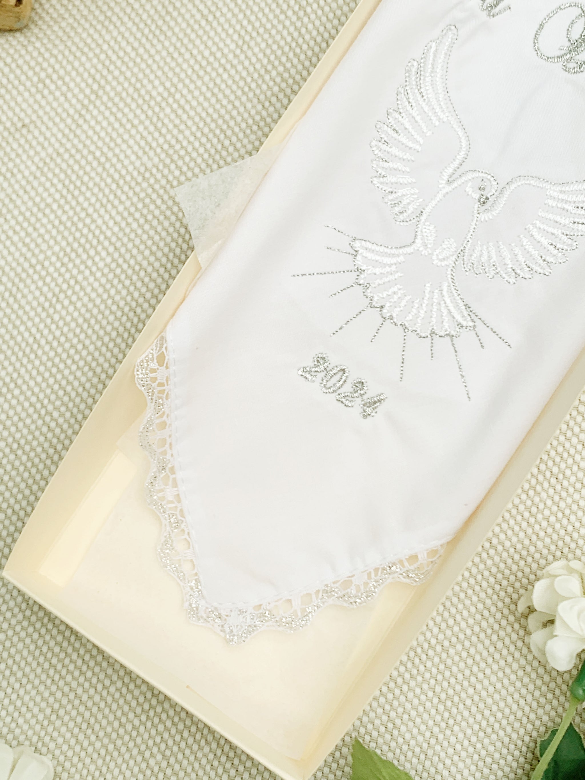 Pañito Personalizado Docoma Espíritu Santo dorado o plateado (8 días hábiles fabricación)