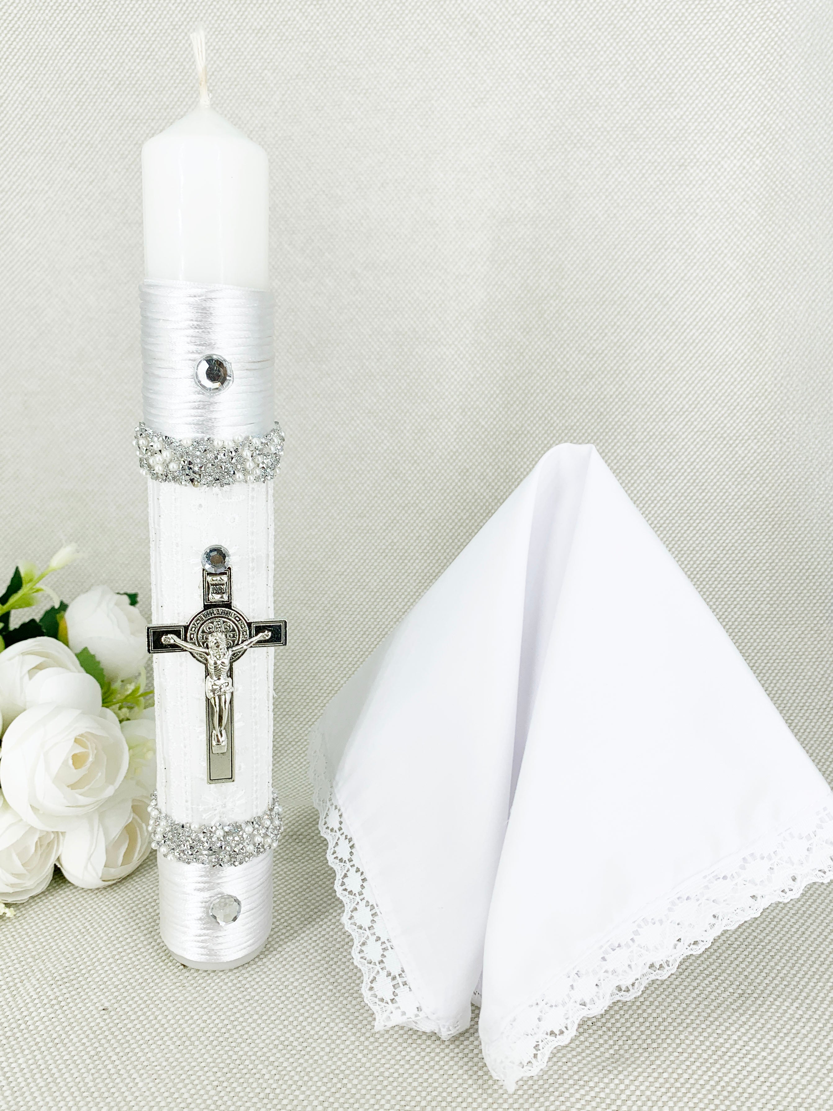 OFERTA SOLO TIENDA EN LINEA Cirio Bautismal + Regalía pañito - Modelo de encajes blanco MODELO 1