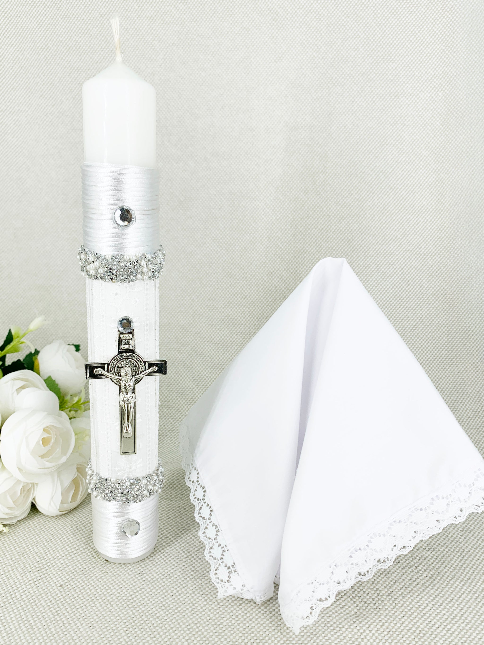OFERTA SOLO TIENDA EN LINEA Cirio Bautismal + Regalía pañito - Modelo de encajes blanco MODELO 1