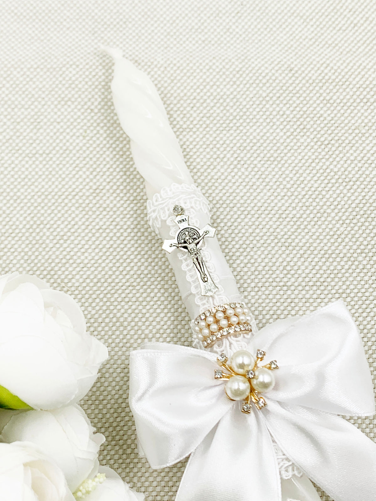 Candela para bautizo torneada blanca lazo dorado champagne