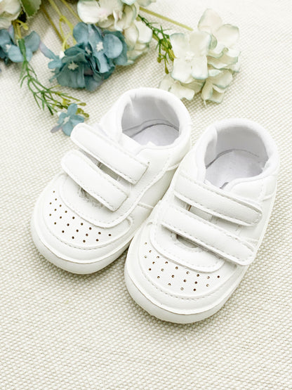 Zapato bautismal tipo tenis con velcro doble suave