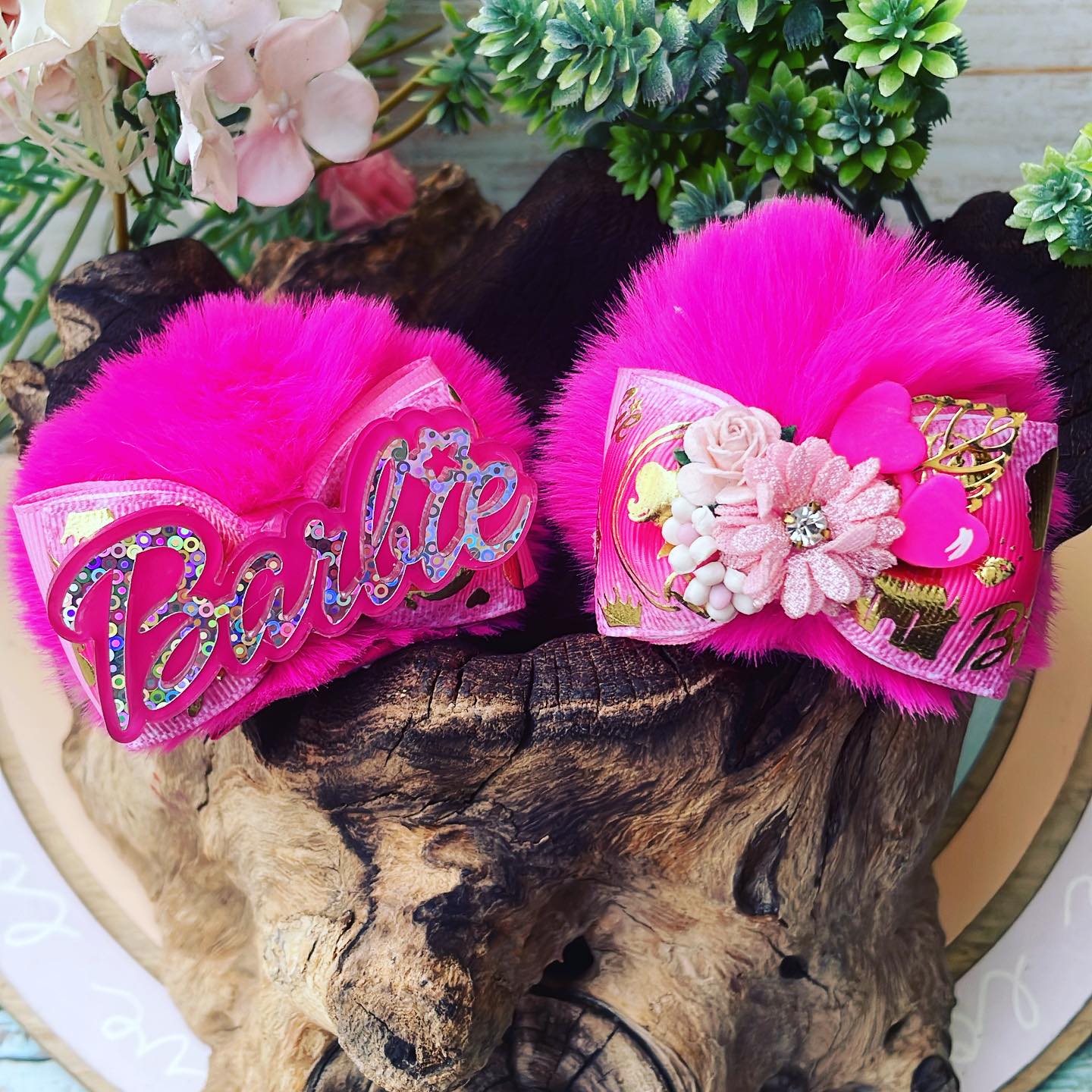 Par de pompones con agarre de prensa temático Barbie fucsia