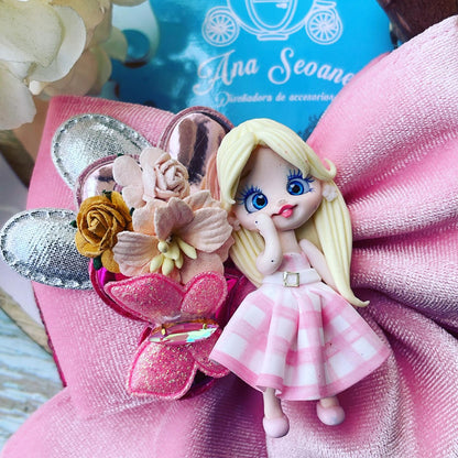 Lazo temático Barbie| Niña camping con material gamuza rosado