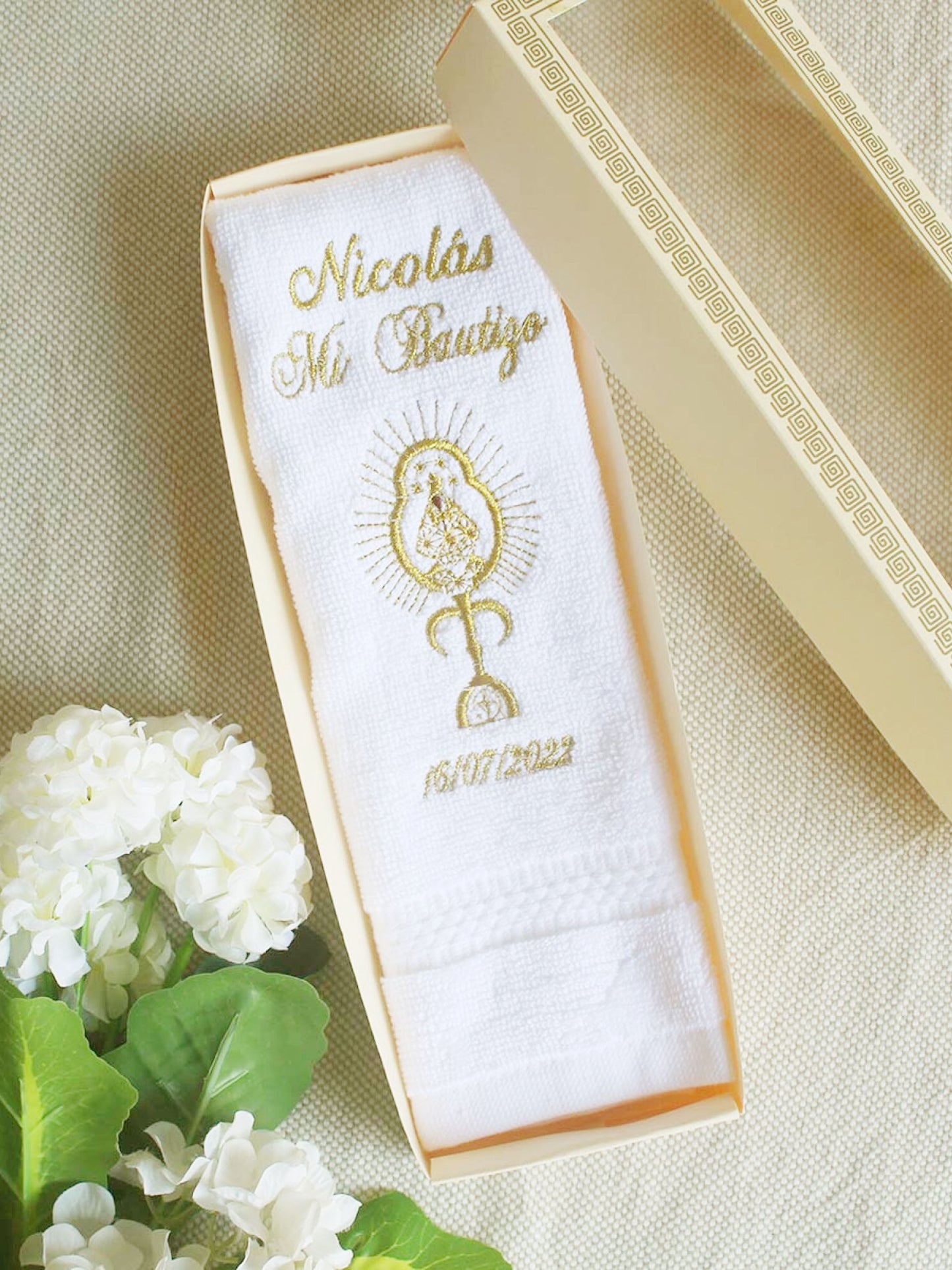 Pañito Personalizado Hipoalergénico Virgencita de los Angeles opción de color dorado o plateado