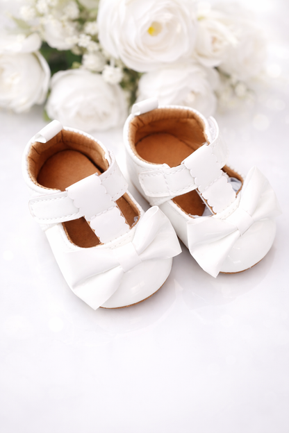 Zapato de charol velcro con puente