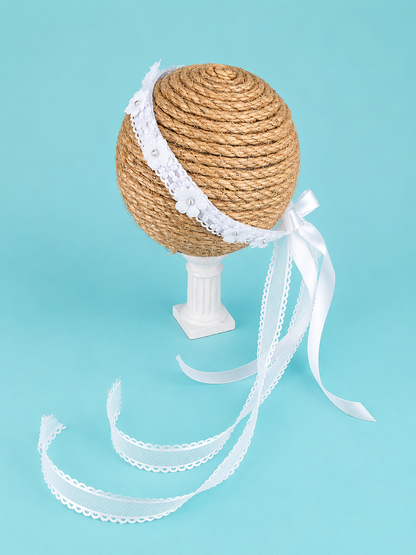 Corona con detalles plateados