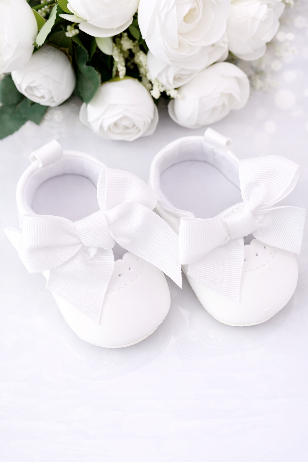 Zapato de charol velcro