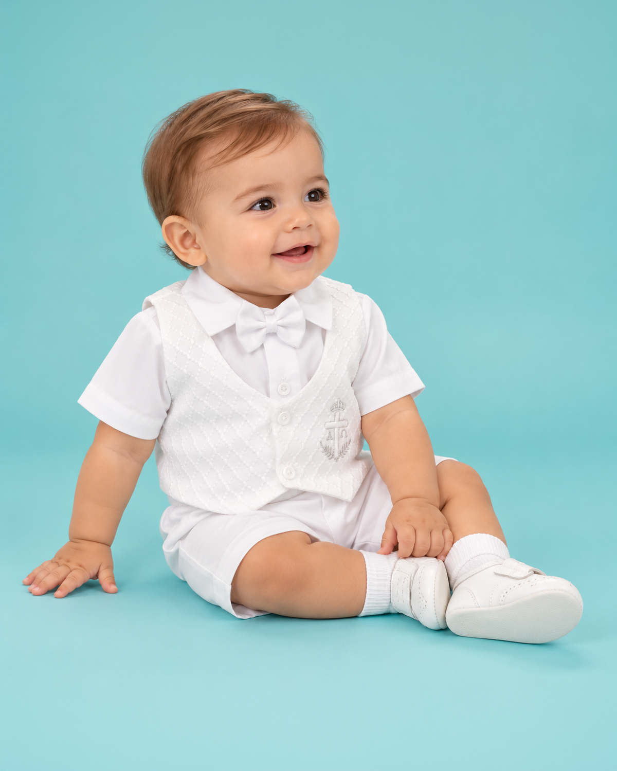 Traje para Bautizo con chaleco labrado rombos bordado estilo pantalón o short