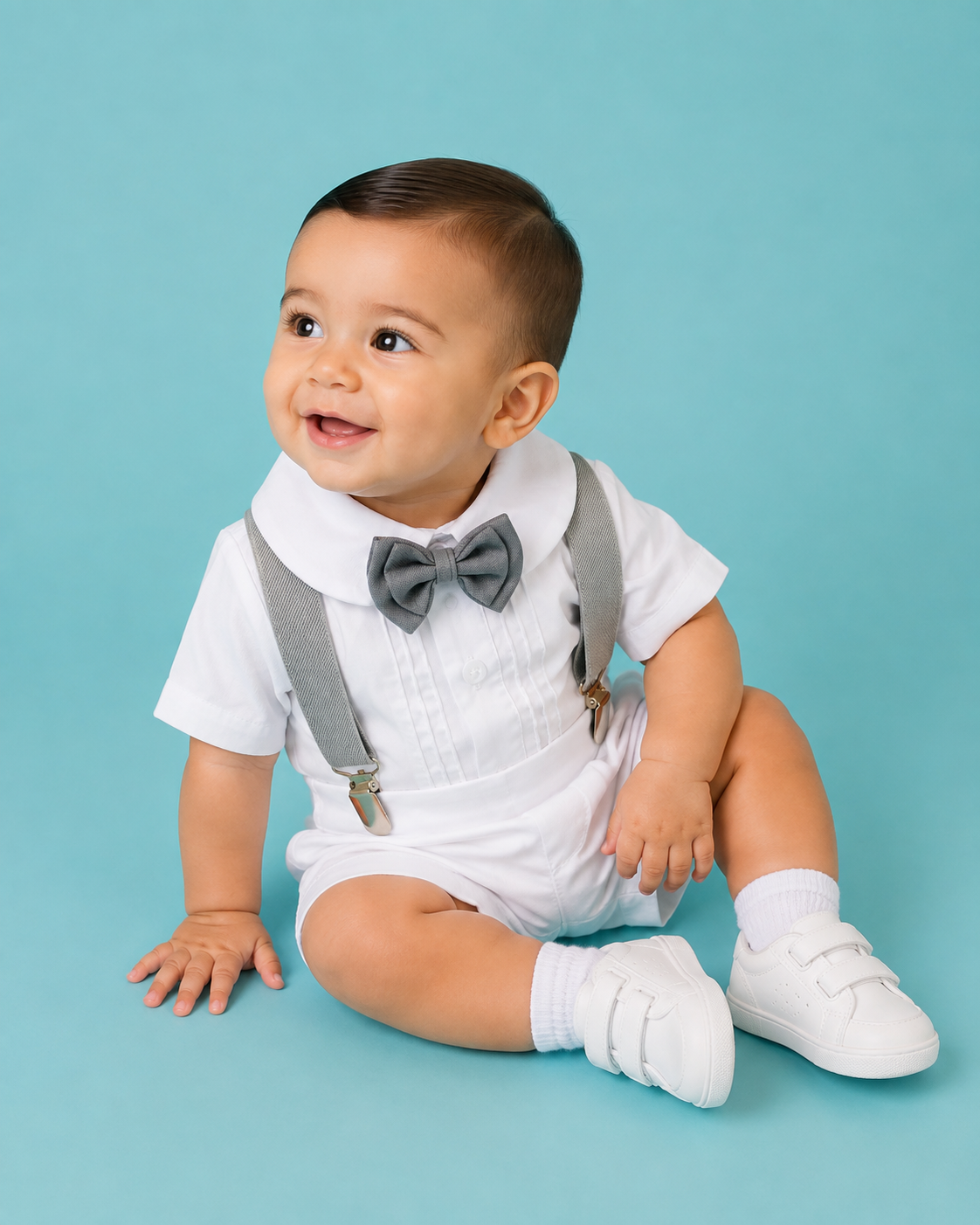 Traje para Bautizo 4 piezas Peter Pan tirantes grises estilo pantalón o short