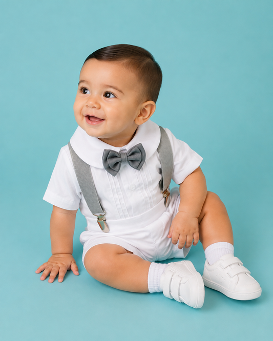 Traje para Bautizo 4 piezas Peter Pan tirantes grises estilo pantalón o short
