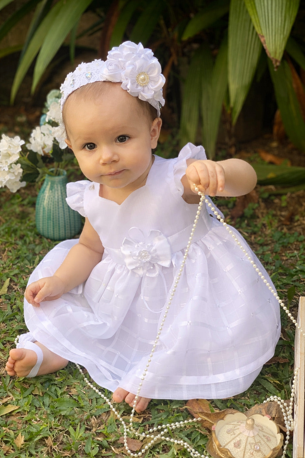 Vestido desmangado con diseño de patrones falda